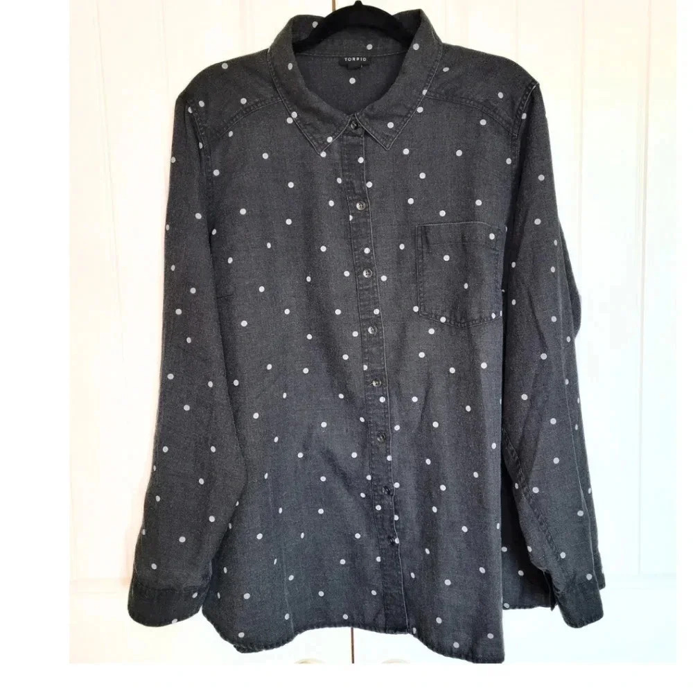 TORRID Gray White Polkadot Long Sleeve Button Up Top Women's Size 3-22/24-3X